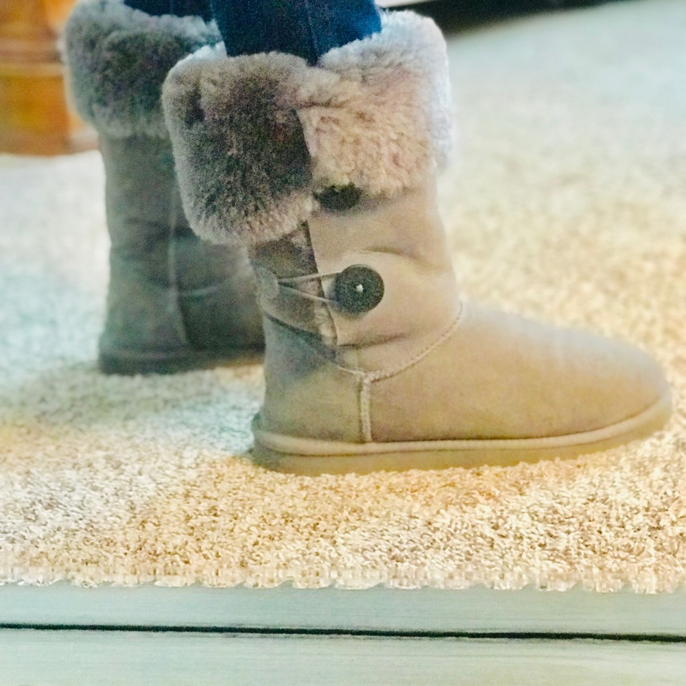 🚫SOLD!!🚫UGG Boots!❤️ - Picture 3 of 5